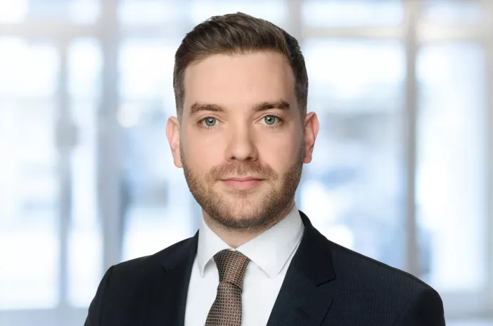 Porträt von Herrn Julian Mayer, Berater in München.