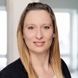 Porträt von Frau Carina Freibott, Beraterin in Nürnberg.
