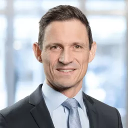 Porträt von Herrn Christoph Sax, CIO (Leiter Anlagestrategie) bei VZ VermögensZentrum.