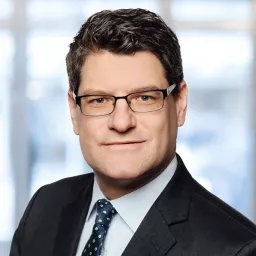 Porträt von Herrn Fabian Frey, Niederlassungsleiter in München.