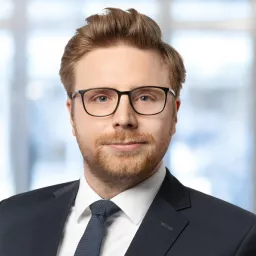 Porträt von Herrn Jonas Brüssermann, Berater in Frankfurt am Main.