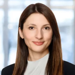 Porträt von Frau Nicole Negru, Beraterin in München.