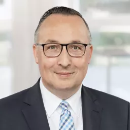 Porträt von Herrn Thomas Schönbucher, stellvertretender CEO VZ VermögensZentrum Schweiz.