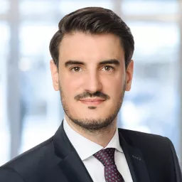 Porträt von Herrn Tobias Wenz, Senior Financial Analyst bei VZ VermögensZentrum.