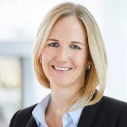 Porträt von Frau Melina Solci, Teamleiterin Recruiting Services (Leiterin Personalbeschaffung) bei VZ VermögensZentrum.