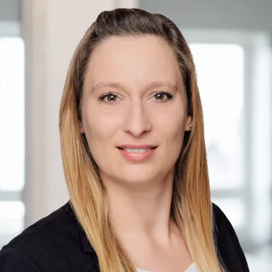 Porträt von Frau Carina Freibott, Beraterin in Nürnberg.