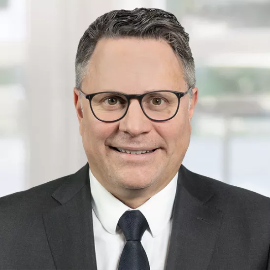 Porträt von Herrn Michael Huber, Geschäftsführer der VZ VermögensZentrum.